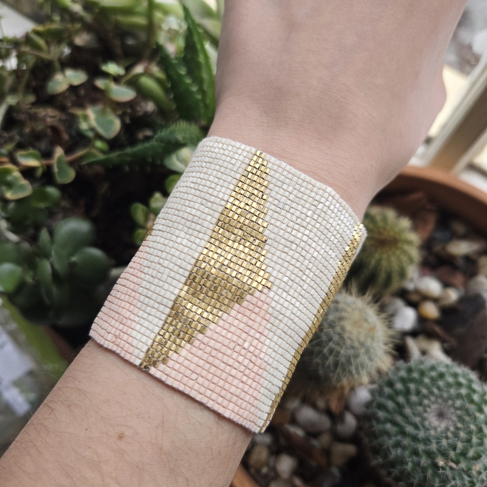 Blush Pink, White + Gold Triangle Native Aztec Tribal Style Stretch Bracelet